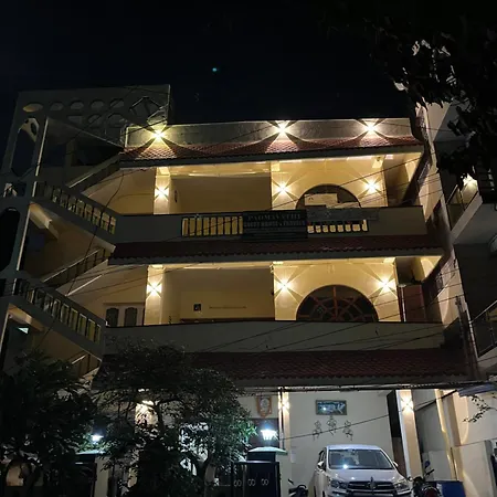 The Padmavathi Homestay Visakhapatnam Exterior photo